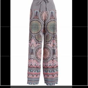 😍NWT Gray Geometric Drawstring Pants Small